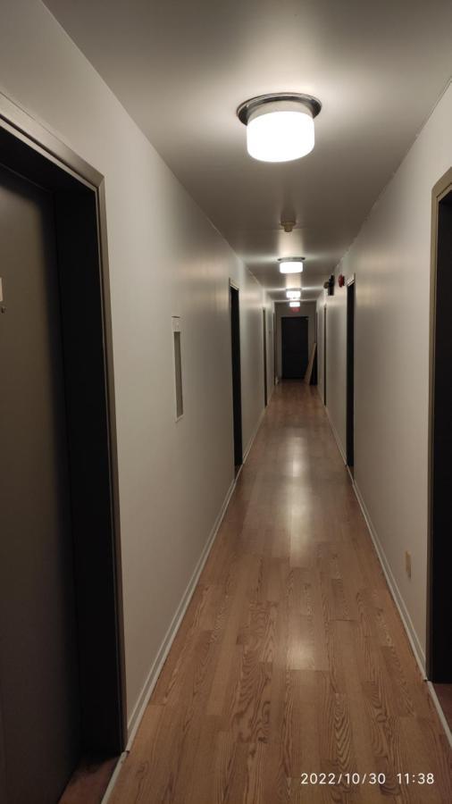 Motel Rayalco Laurier Station Екстер'єр фото