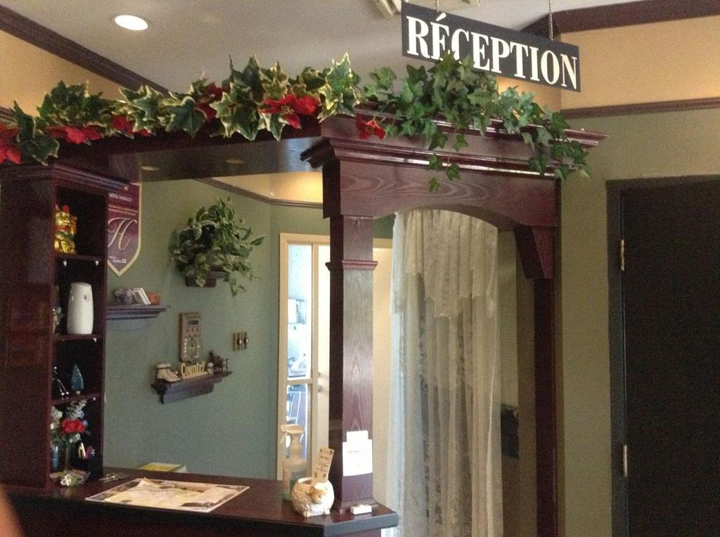 Motel Rayalco Laurier Station Екстер'єр фото