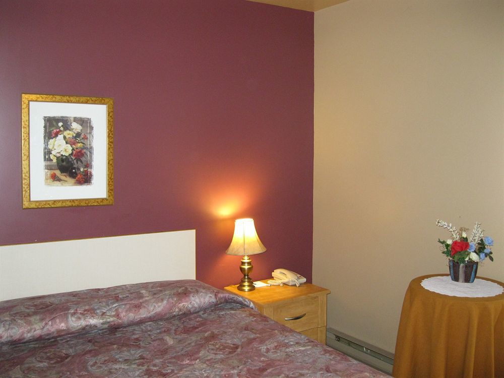 Motel Rayalco Laurier Station Екстер'єр фото